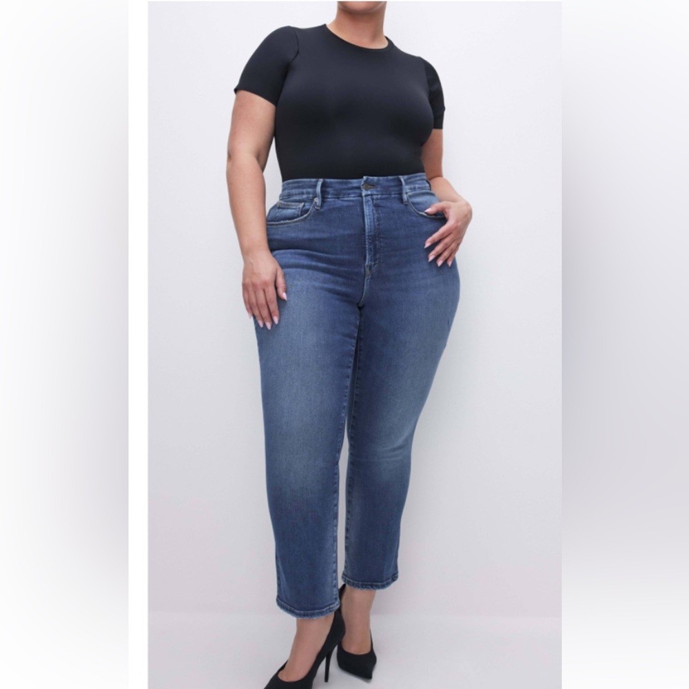 GOOD AMERICAN
GOOD LEGS STRAIGHT JEANS size 22